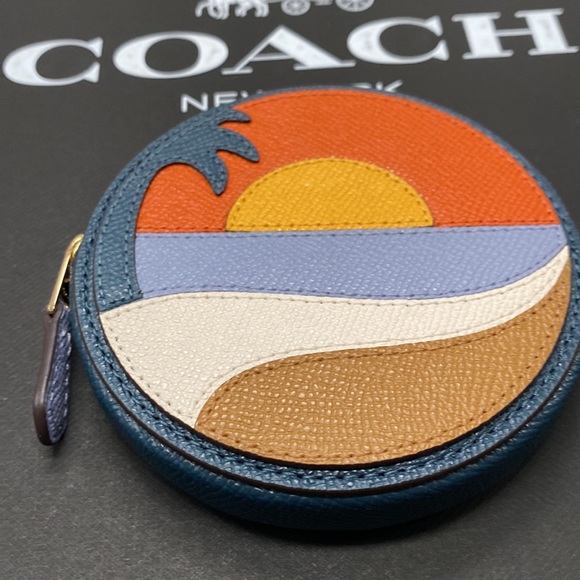 Coach Beach Vacation View Sunset Circle Coin Case Leather Wallet Purse Postcard - Picture 3 of 4